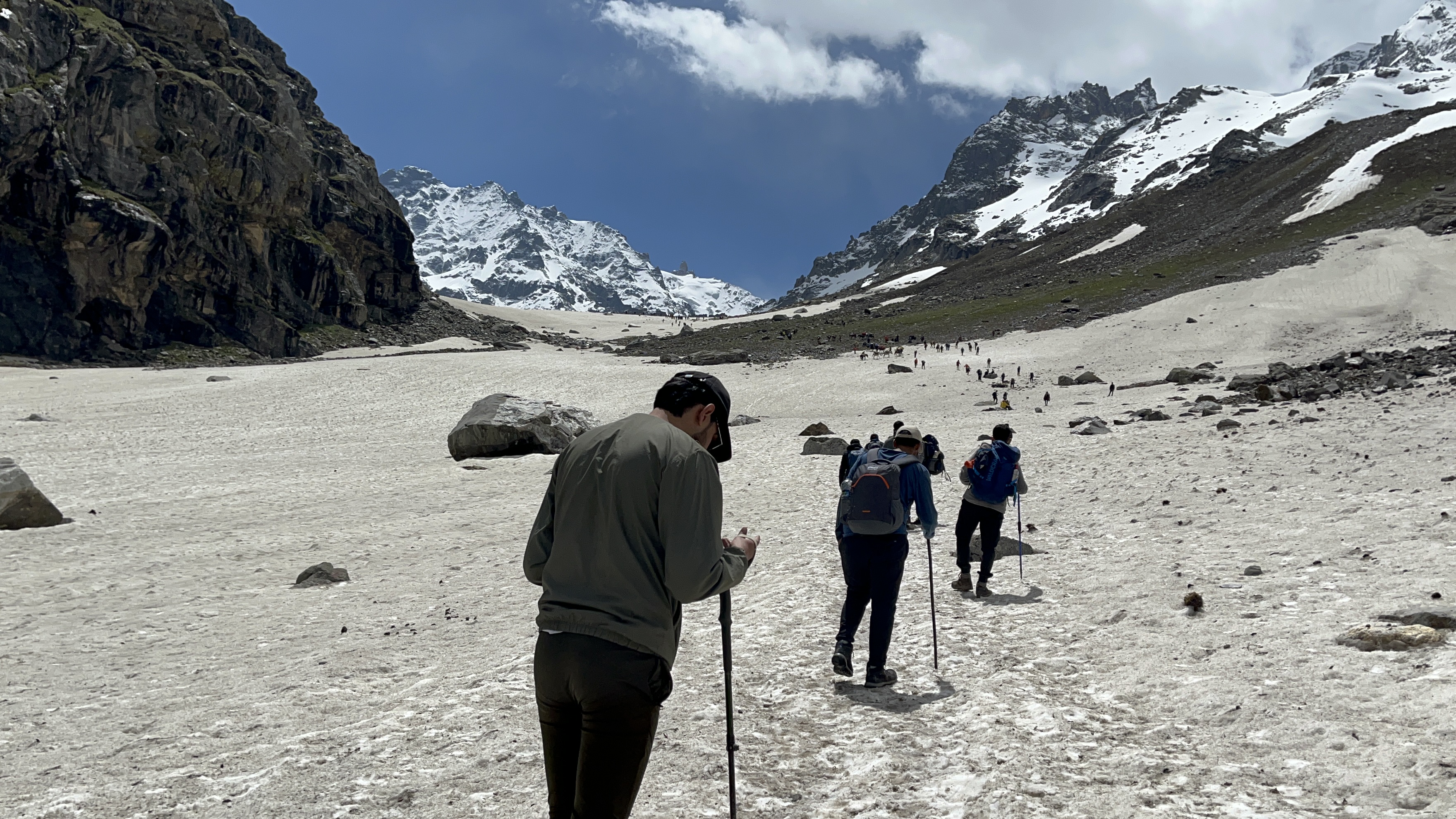 snow trekking in Rupin pass trek