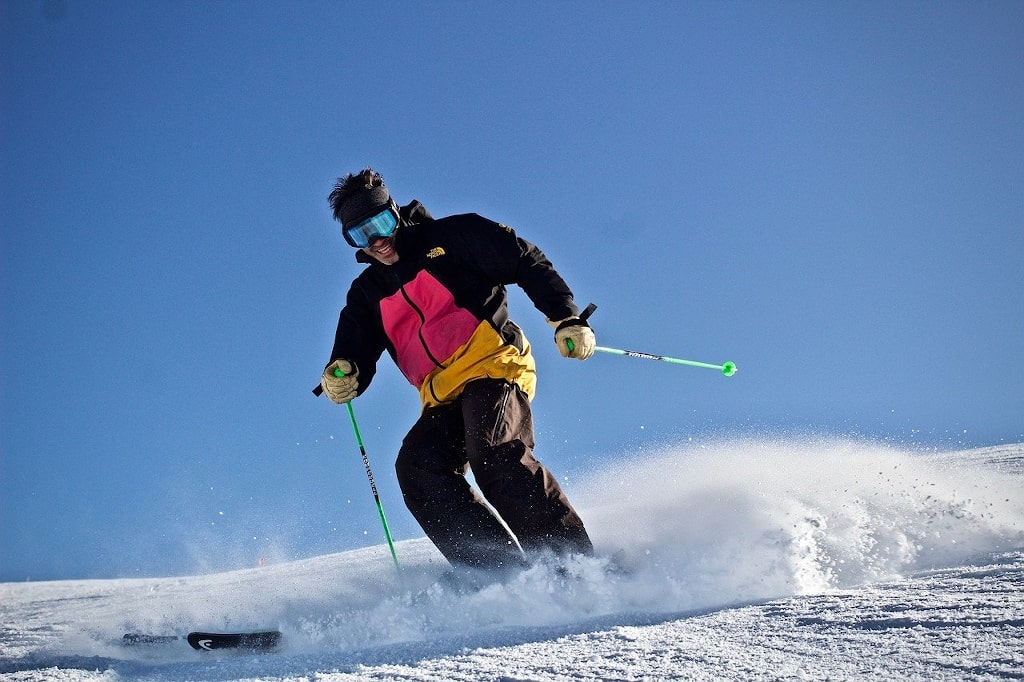 skiing in india