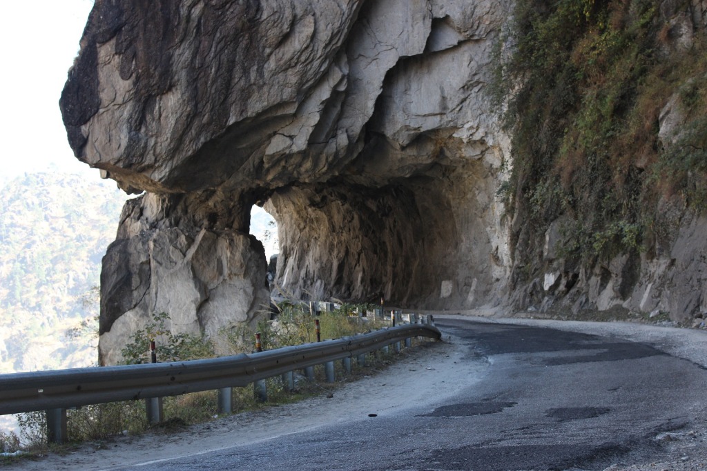 road carved through the mountains in kinnaur