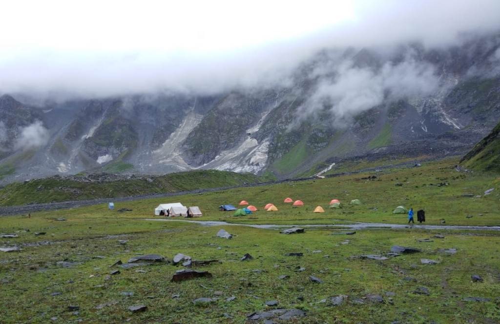 beas kund trek campsite