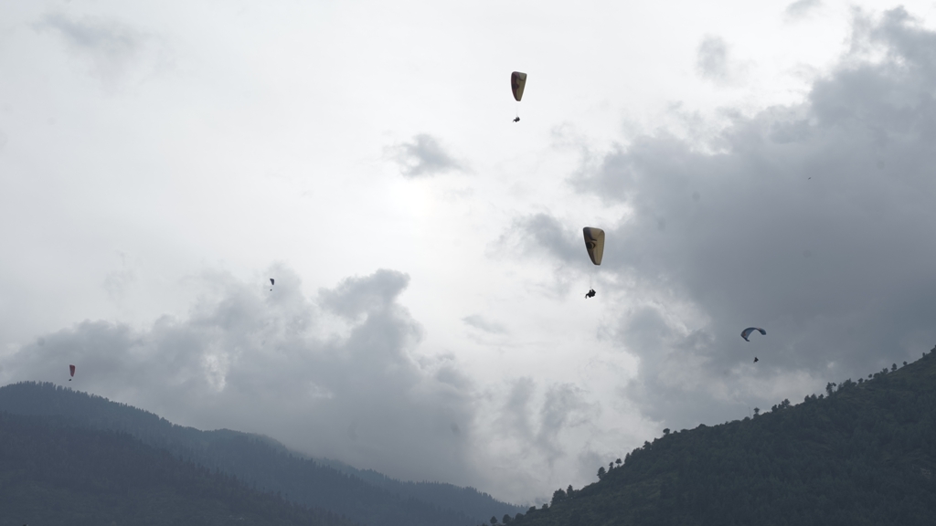 paragliding in bir billing