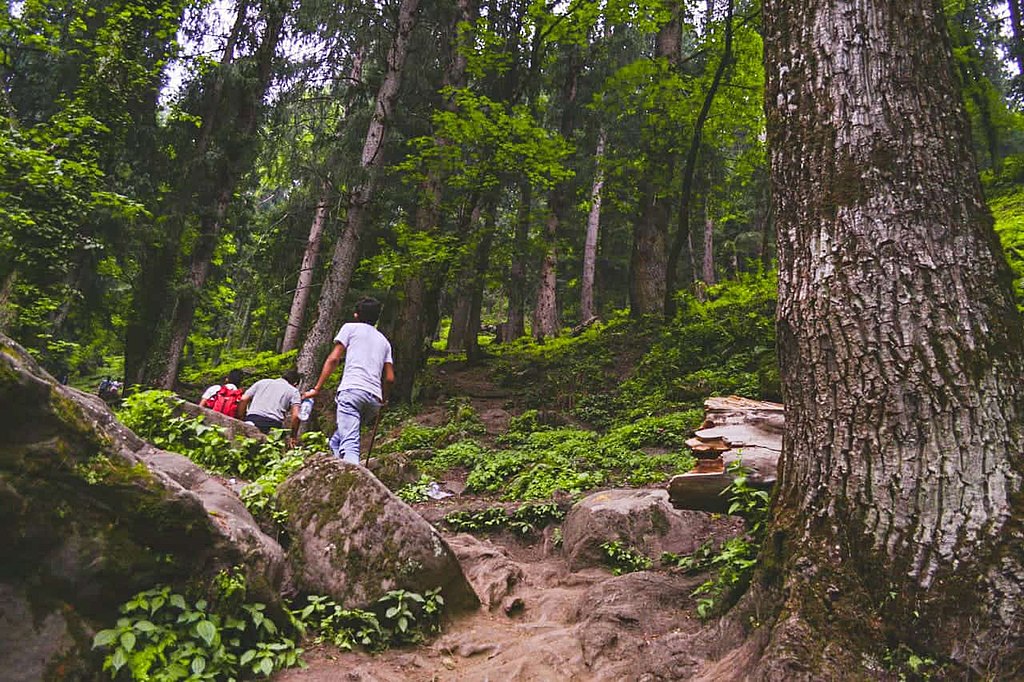 kasol kheerganga trek