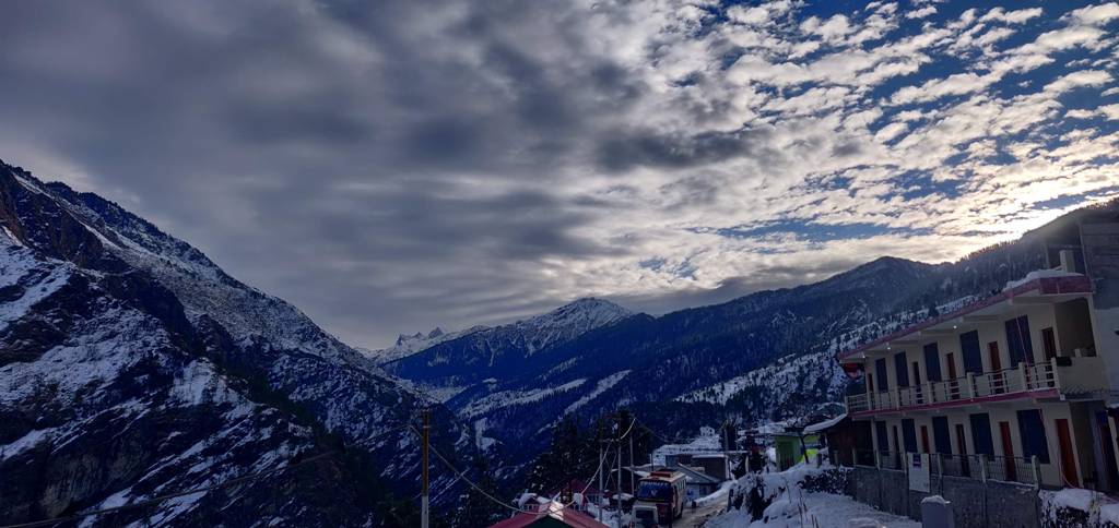 sankri village covered with snow