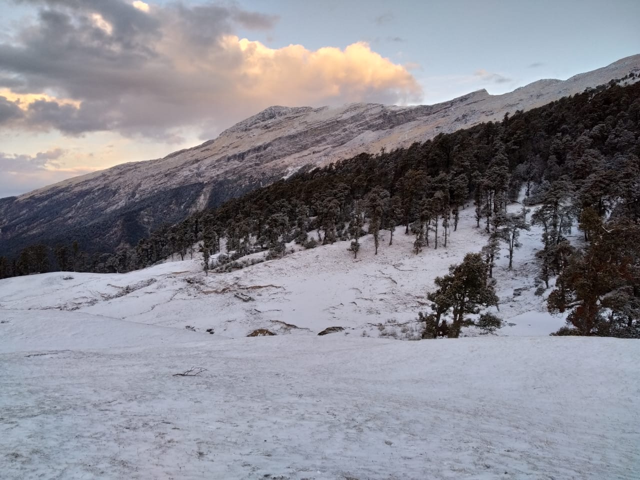 brahmatal trek route in winters