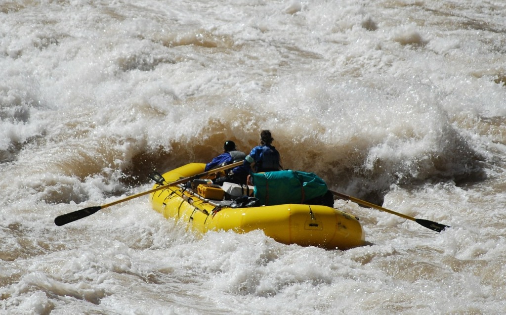 rafting in kolad