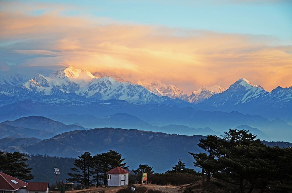 kangchenjunga from sandakphu trek