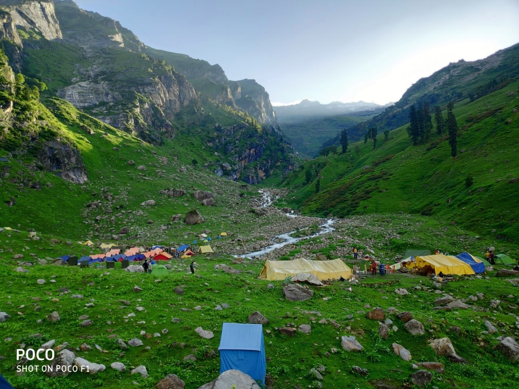 moxtain campsite at hampta pass trek