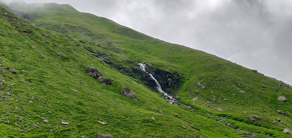 hampta pass trek