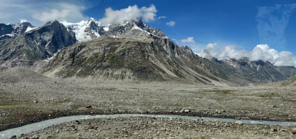 himalayan ranges enroute hampta pass trek