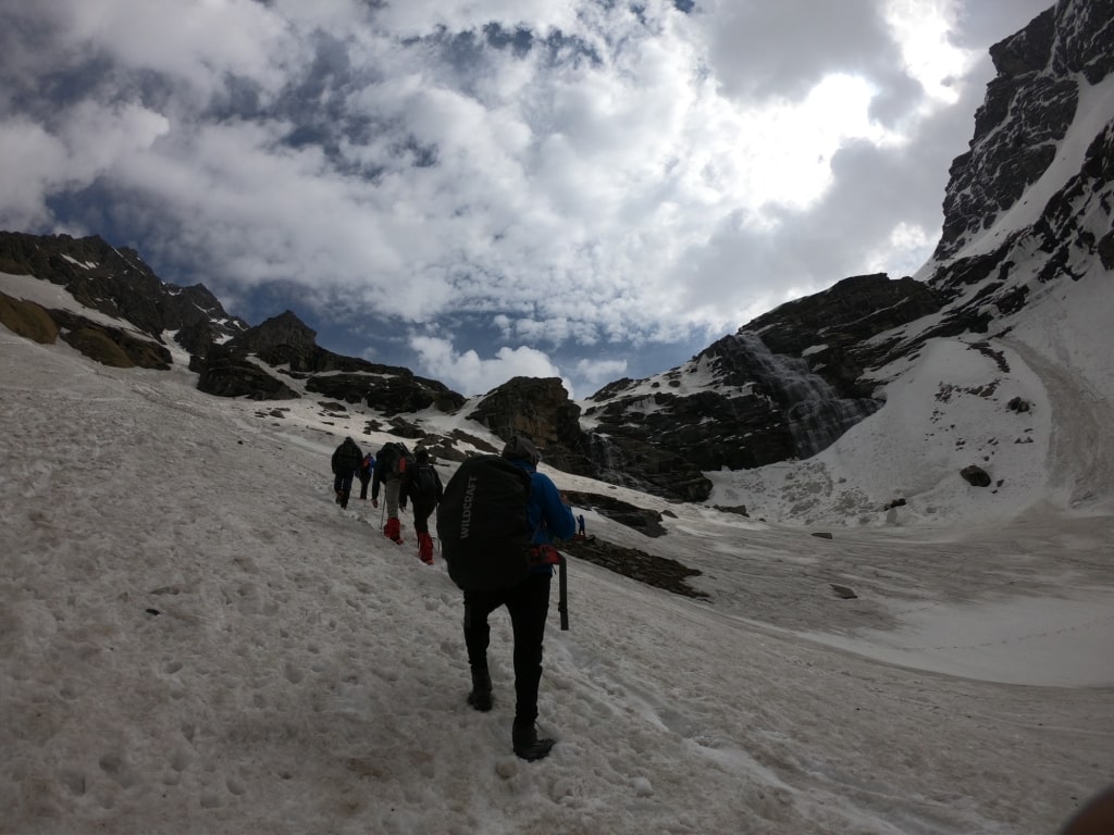 rupin pass trek in monsoon