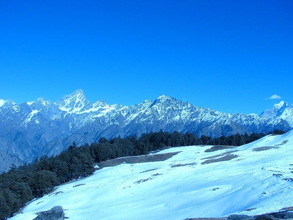 binsar trek