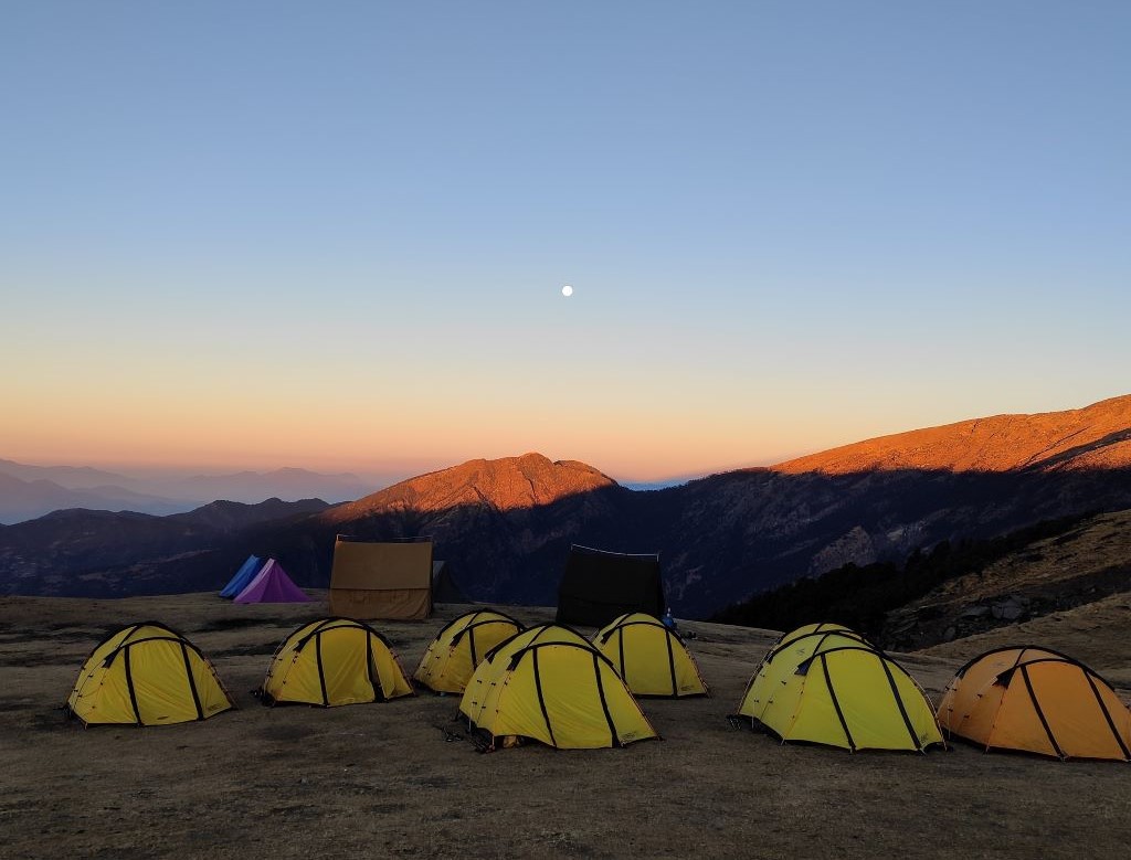 evening view at brahmatal campsite