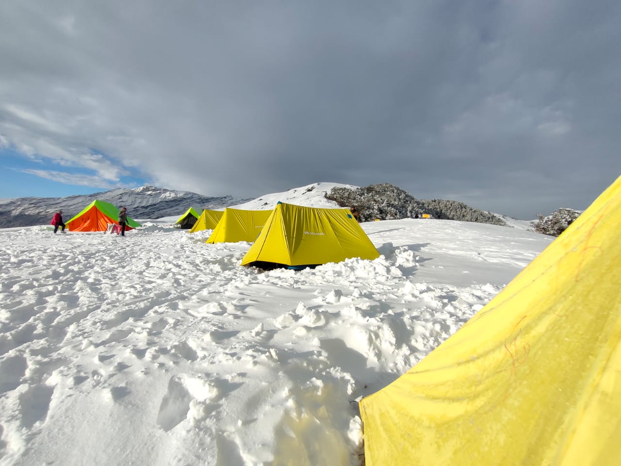 winter camping on snow brahmatal trek in winters